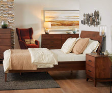 Load image into Gallery viewer, Samuel Table Lamp