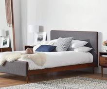 Load image into Gallery viewer, Holfred Bed