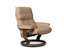 Load image into Gallery viewer, Stressless® Admiral Recliner &amp; Ottoman - Sand
