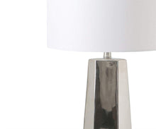 Load image into Gallery viewer, Skyldr Table Lamp - Silver
